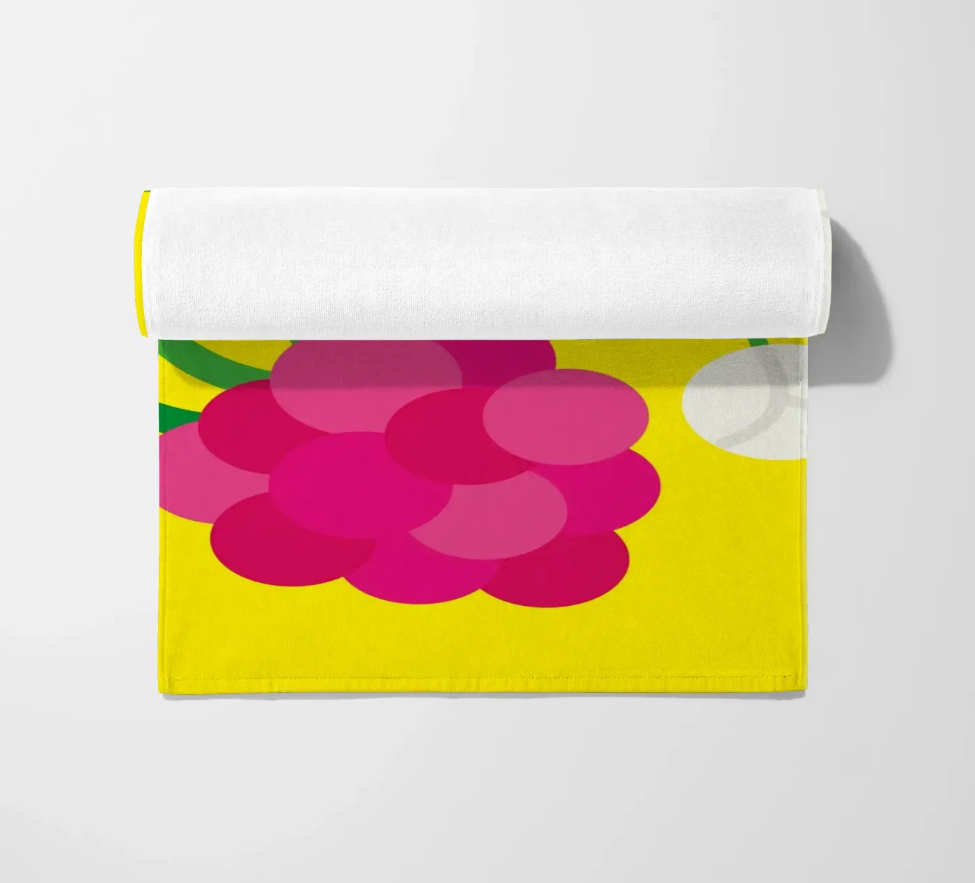 Raspberry Strandtuch von Lidia Blomgren