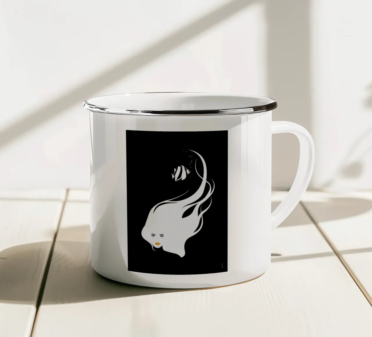 Black Sea tazza in smalto da Bahar Seyedin