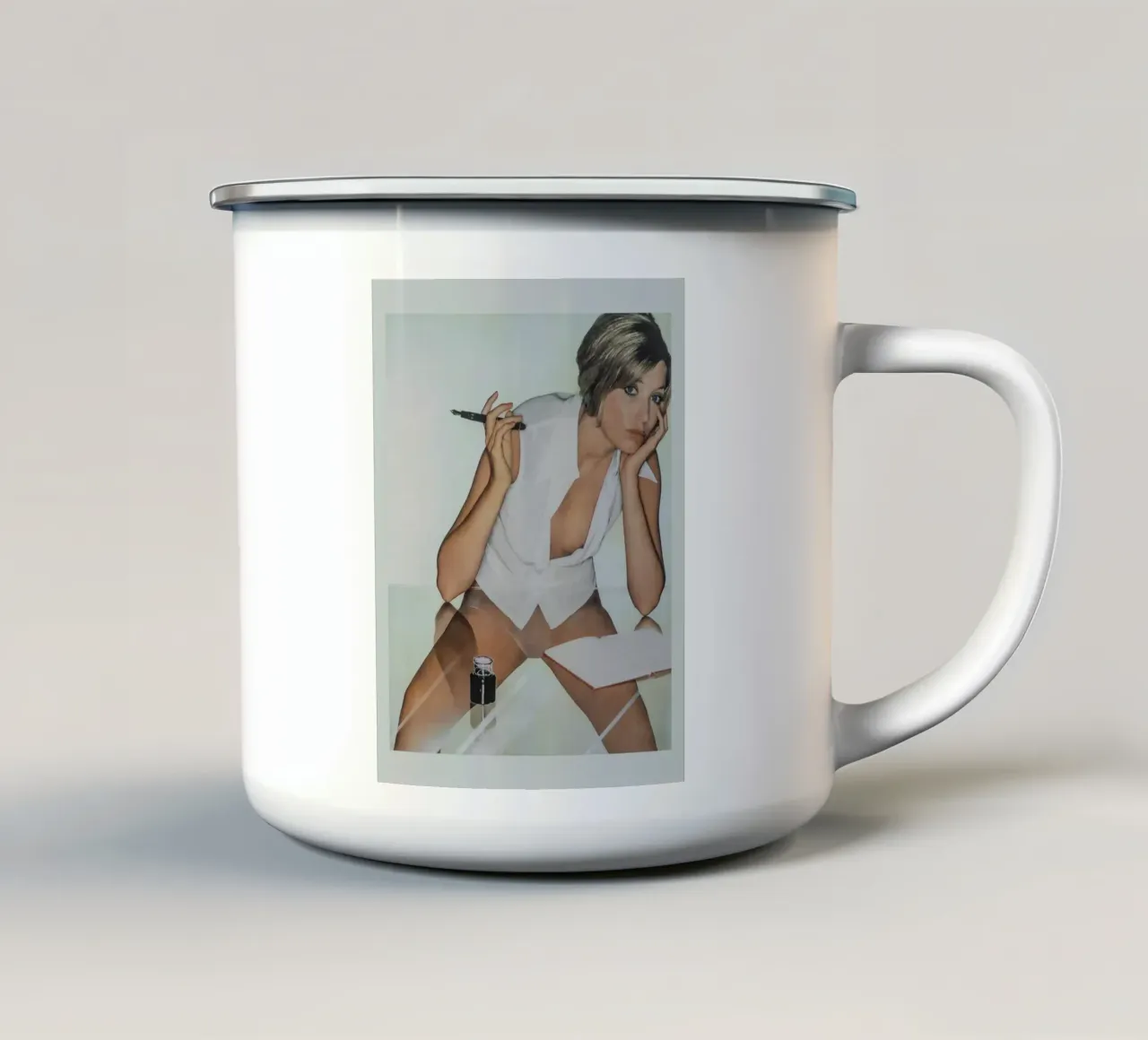 Modello Jane Lumb tazza in smalto da Carinaprint