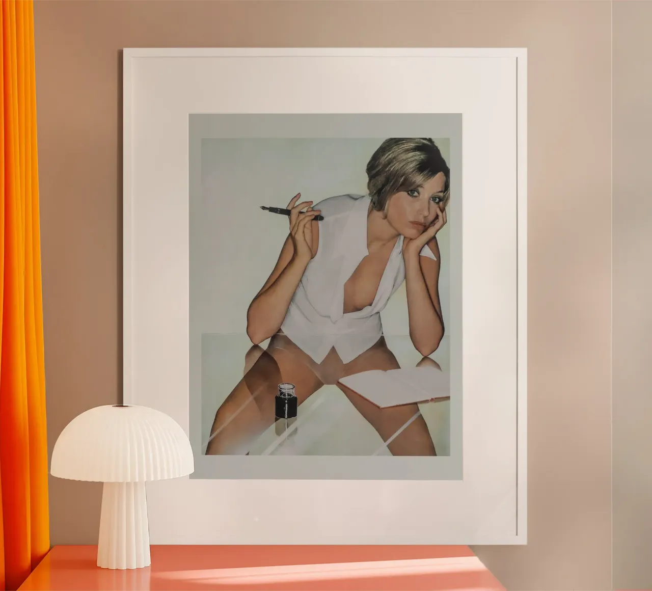 Modello Jane Lumb poster con telaio in alluminio da Carinaprint
