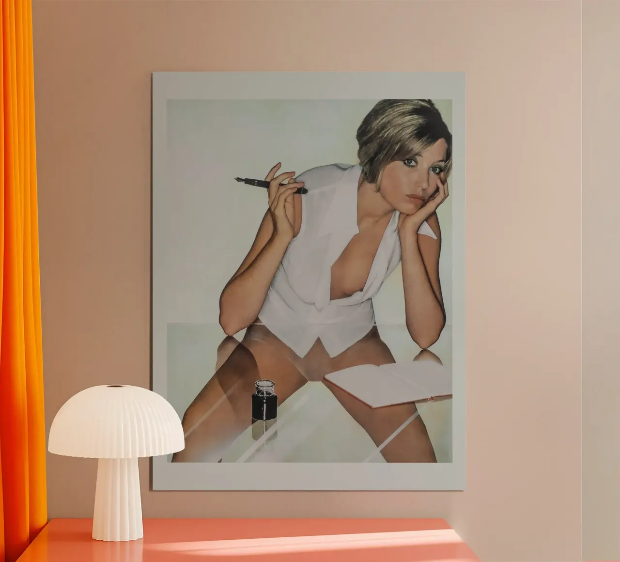 Modello Jane Lumb poster con telaio in alluminio da Carinaprint