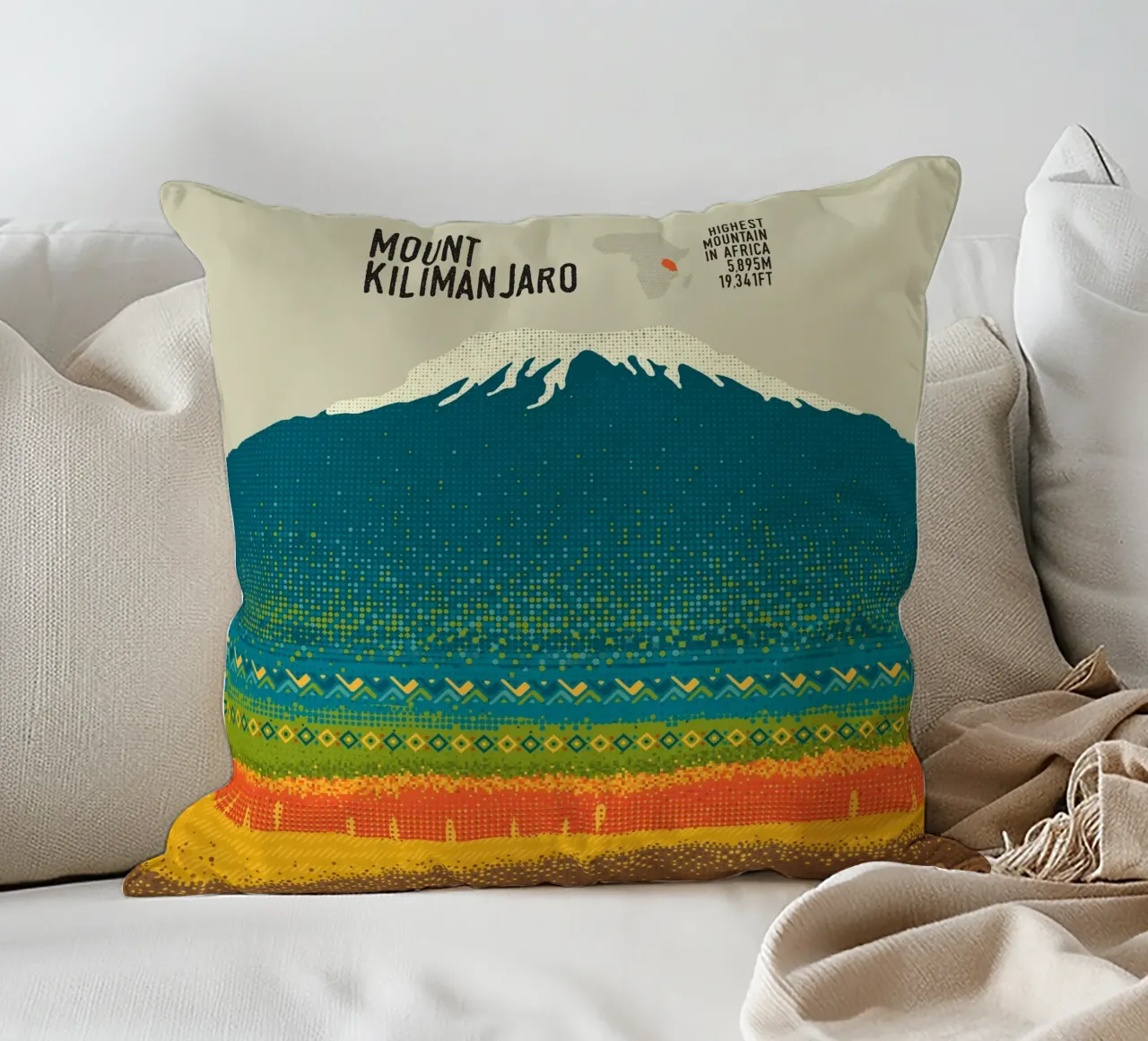 Monte Kilimangiaro cuscino da The Printed Sparrow