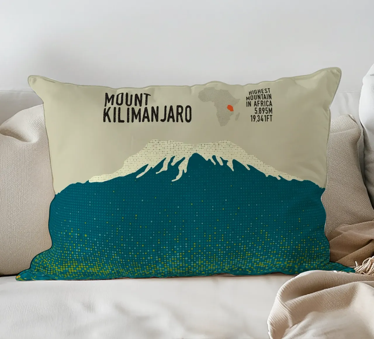 Monte Kilimangiaro cuscino da The Printed Sparrow