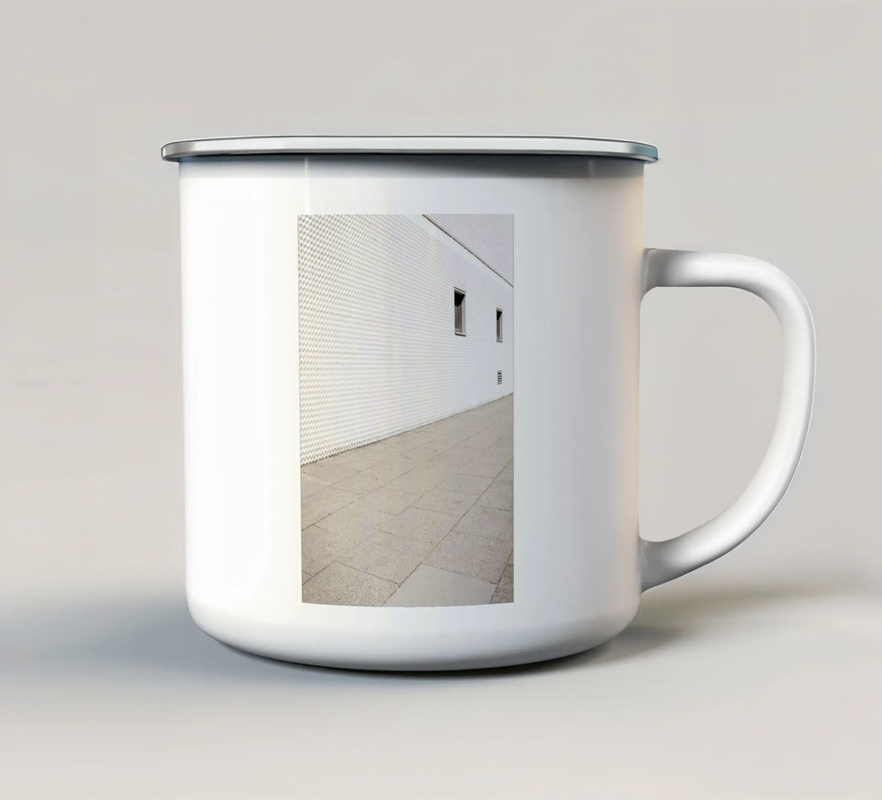 PB2017136 tazza in smalto da Dustin Janko