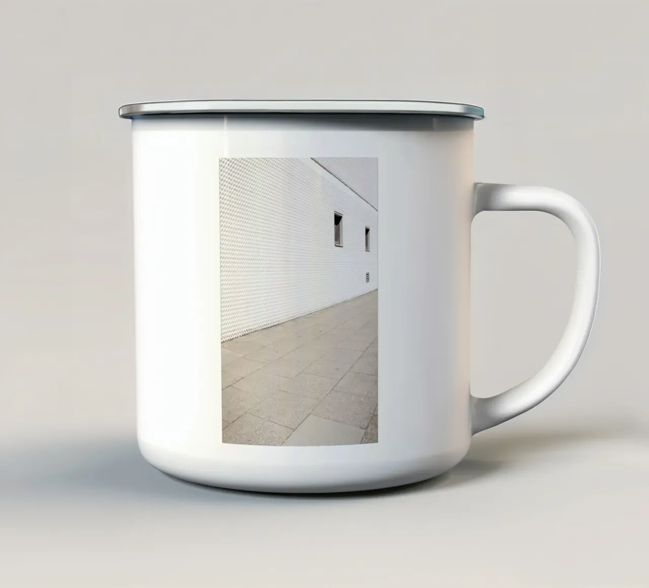 PB2017136 tazza in smalto da Dustin Janko