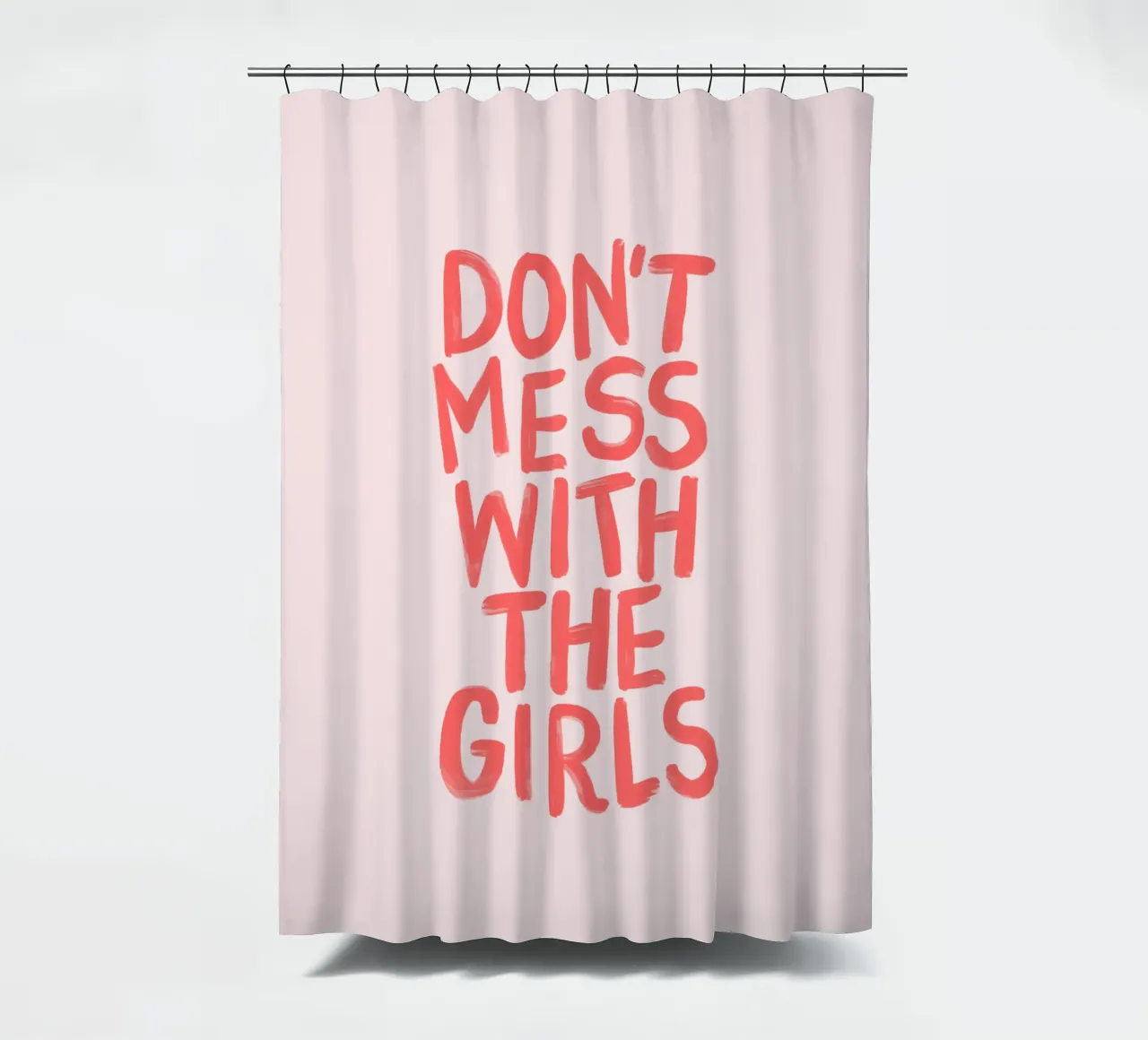 Non scherzare con le ragazze: una coraggiosa dichiarazione femminista tenda da doccia da THE MOTIVATED TYPE