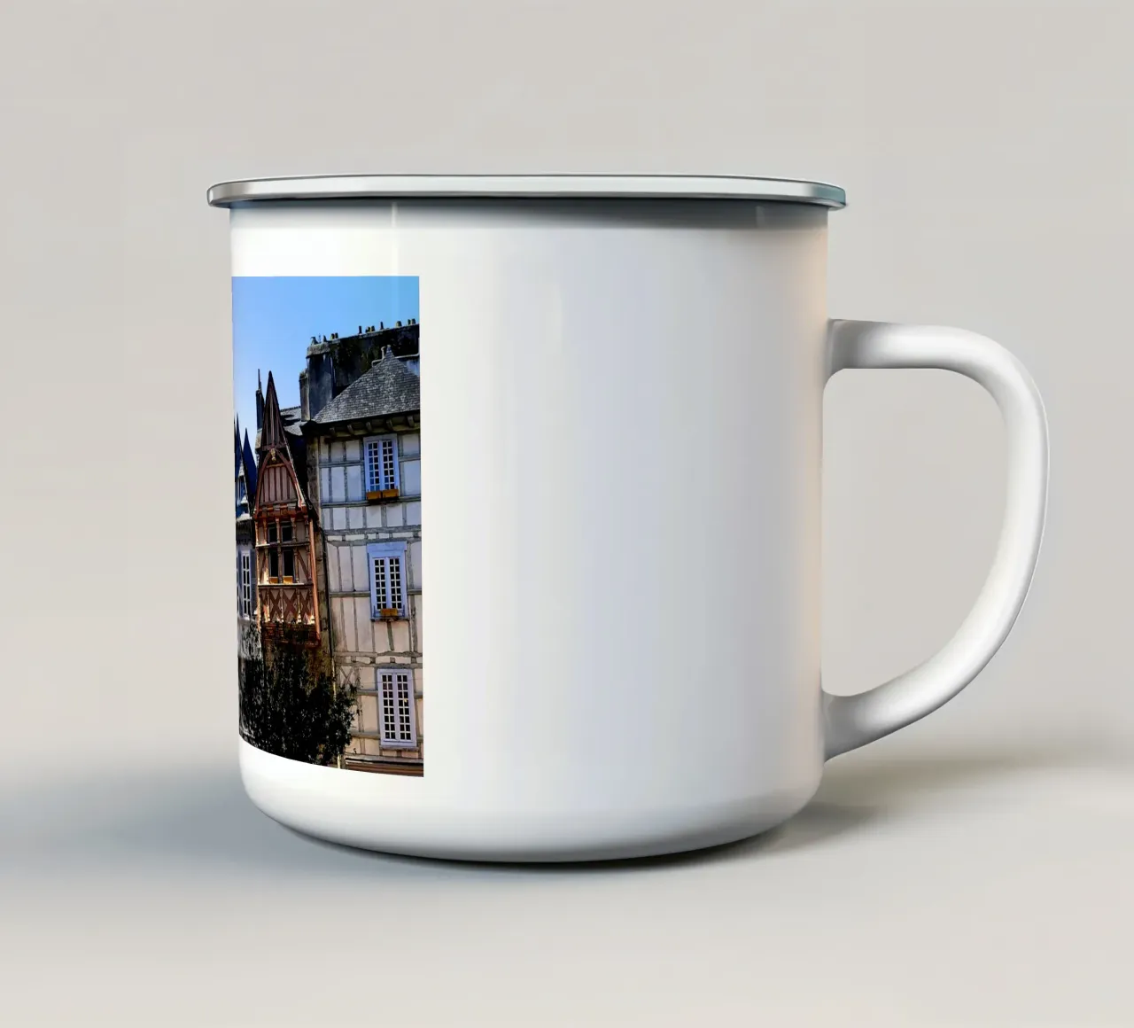 FAA273 Quimper Bretagne France. tazza in smalto da Thierry vobmann photography