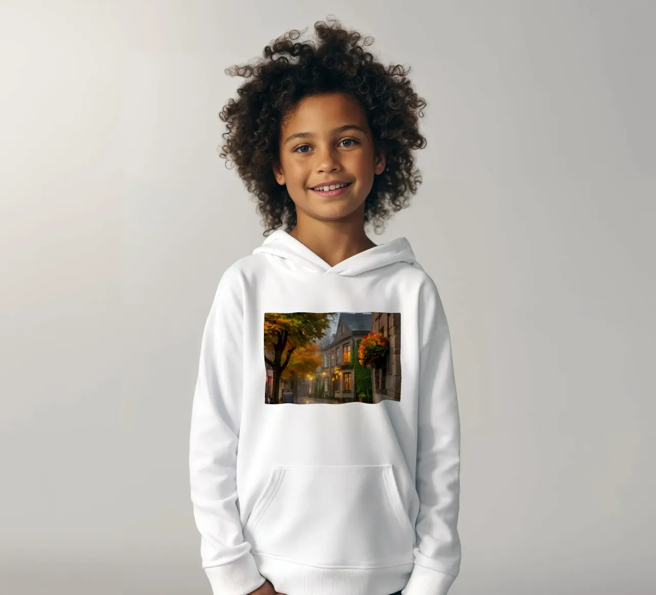 Incantevole strada acciottolata con alberi autunnali e luce calda felpa bambino con cappuccio da DesignDoodle