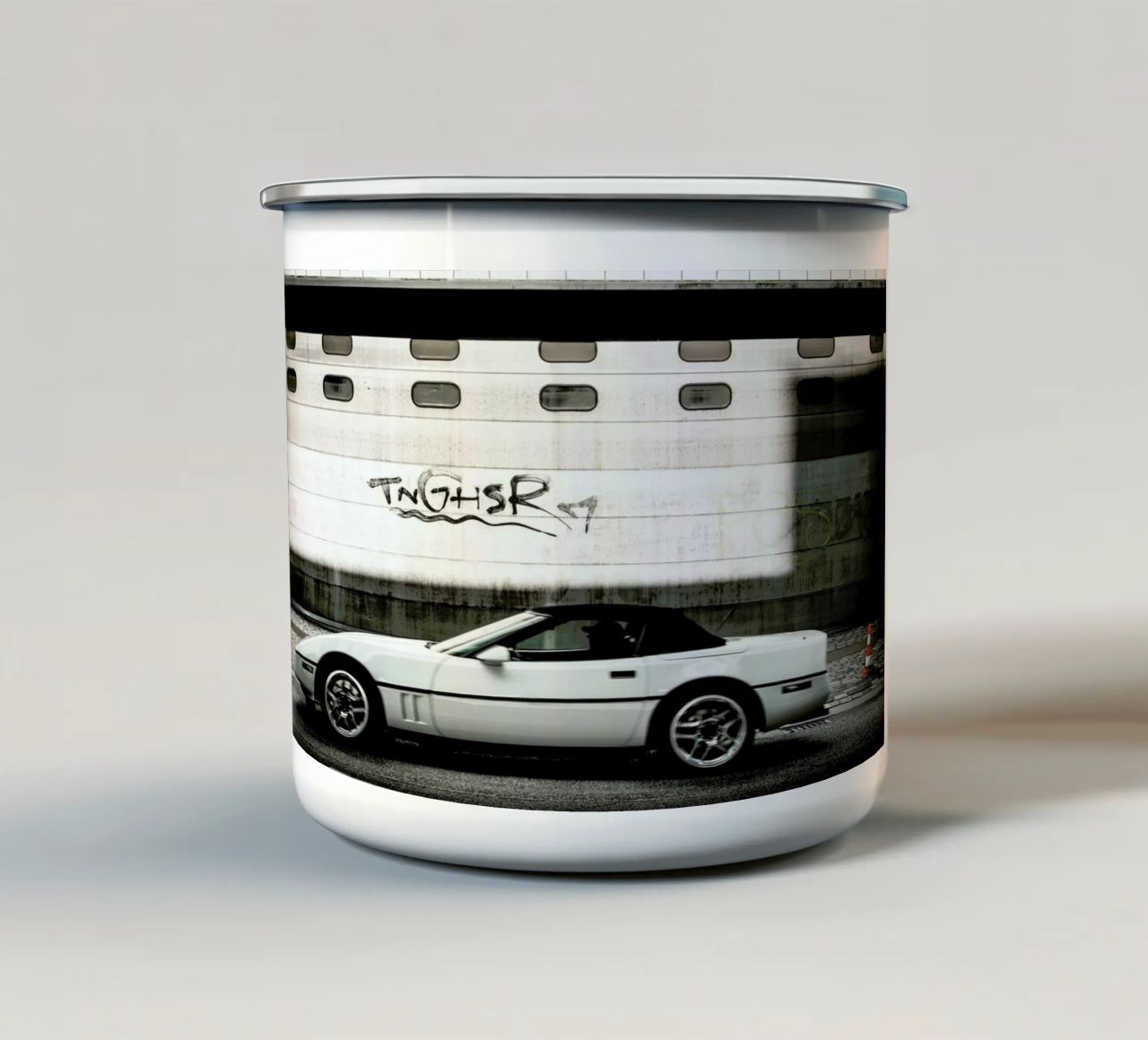 PB2017140 tazza in smalto da Dustin Janko