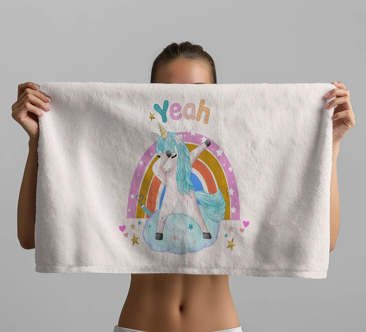 Simpatico unicorno. Con arcobaleno. asciugamano da bagno da CalliLetters