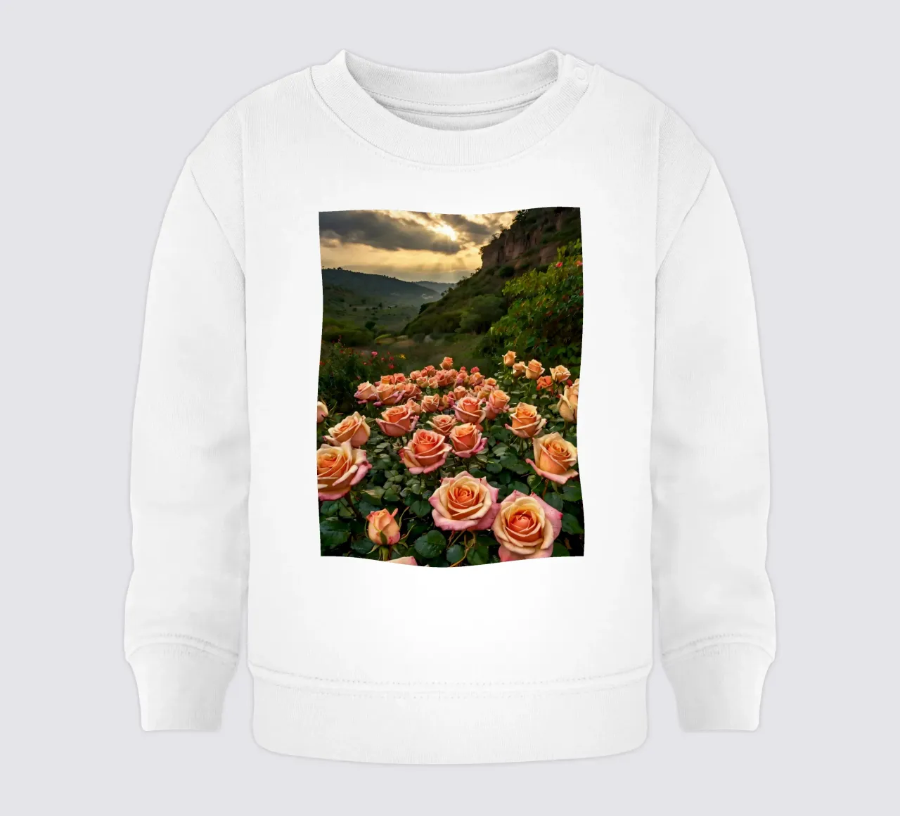 Un vivace campo di rose color pesca in fiore in una valle panoramica felpa neonato da DesignDoodle
