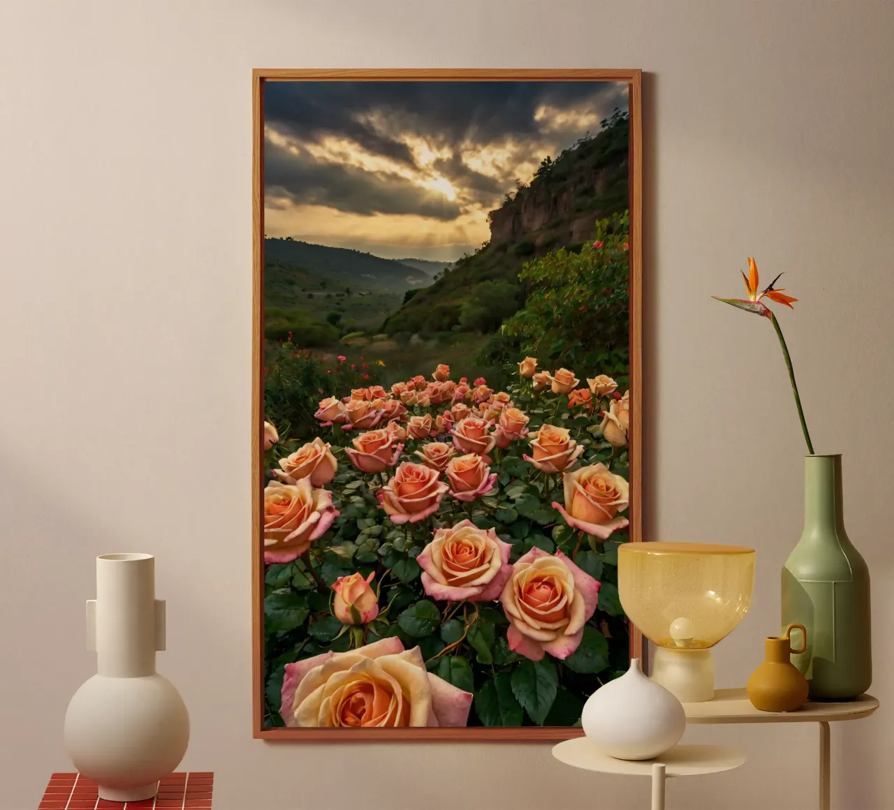 Un vivace campo di rose color pesca in fiore in una valle panoramica alluminio dibond da DesignDoodle