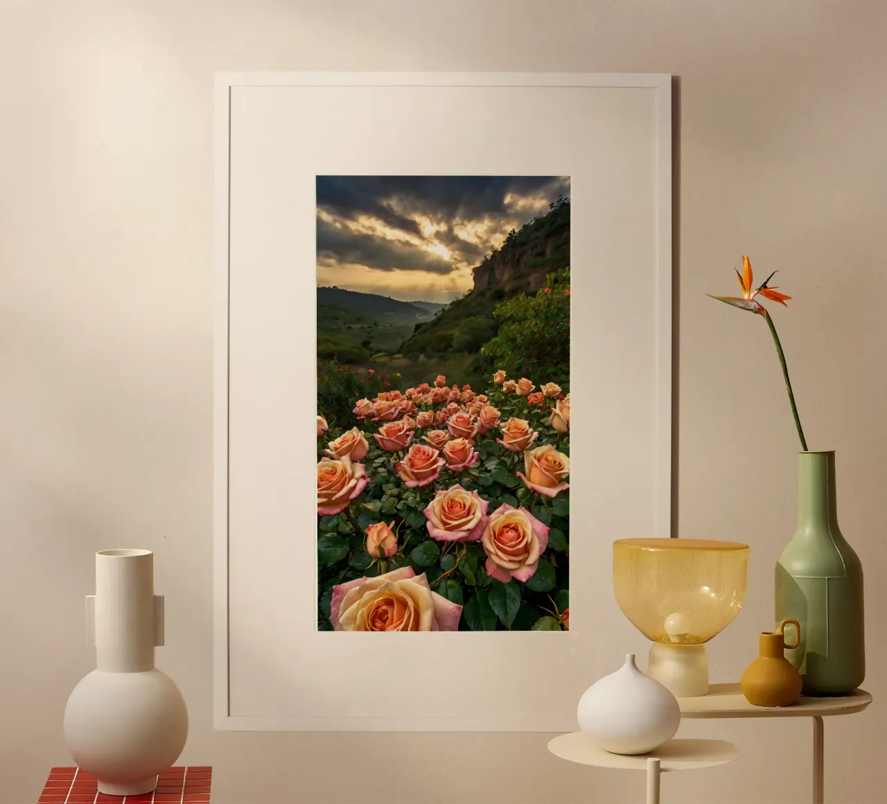 Un vivace campo di rose color pesca in fiore in una valle panoramica poster da DesignDoodle
