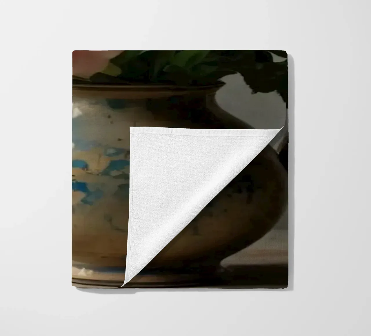 Un vaso rustico pieno di peonie rosa su un tavolo di legno telo mare da DesignDoodle