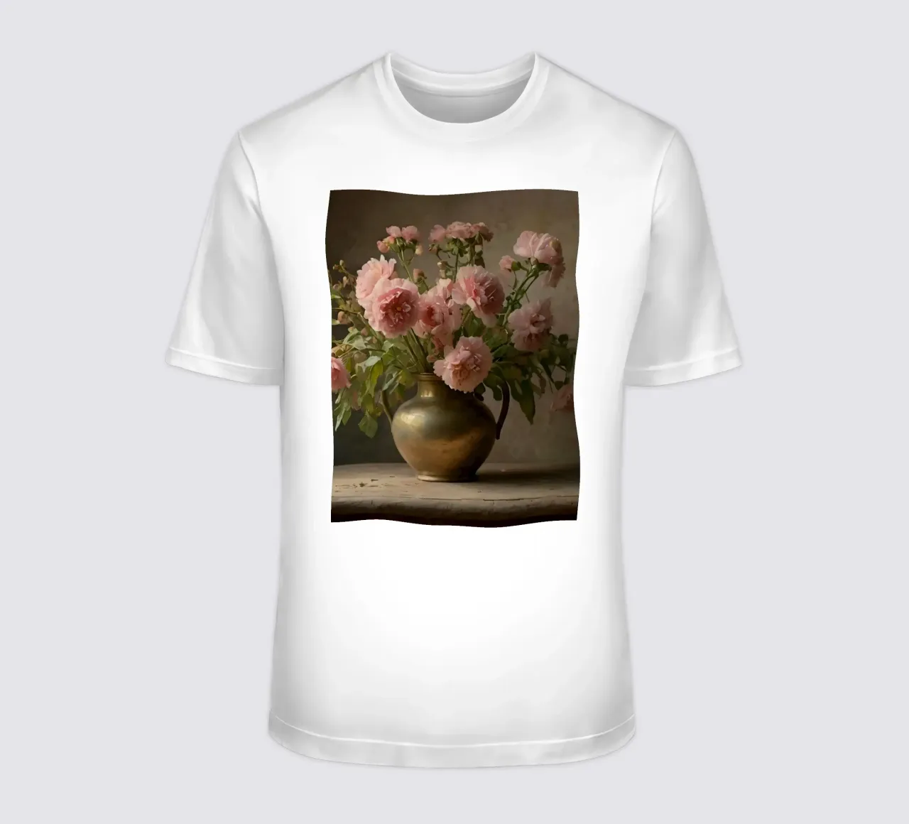 Un vaso d'ottone vintage pieno di fiori rosa tenero t-shirt da DesignDoodle