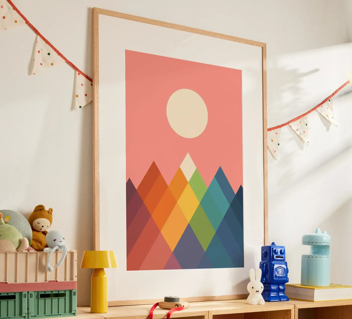 Regenbogengipfel Poster mit Holzrahmen von Andy Westface