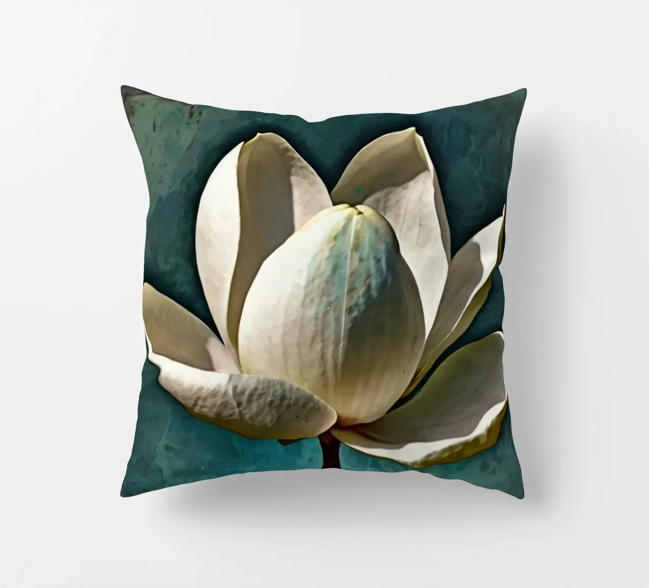 Un bel fiore di magnolia si erge alto cuscino da DesignDoodle