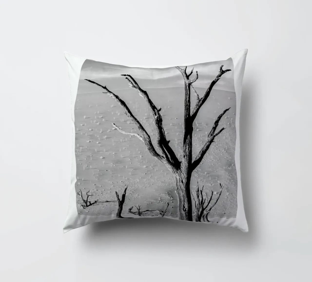 Deadvlei Trees cuscino da METROPOLIS