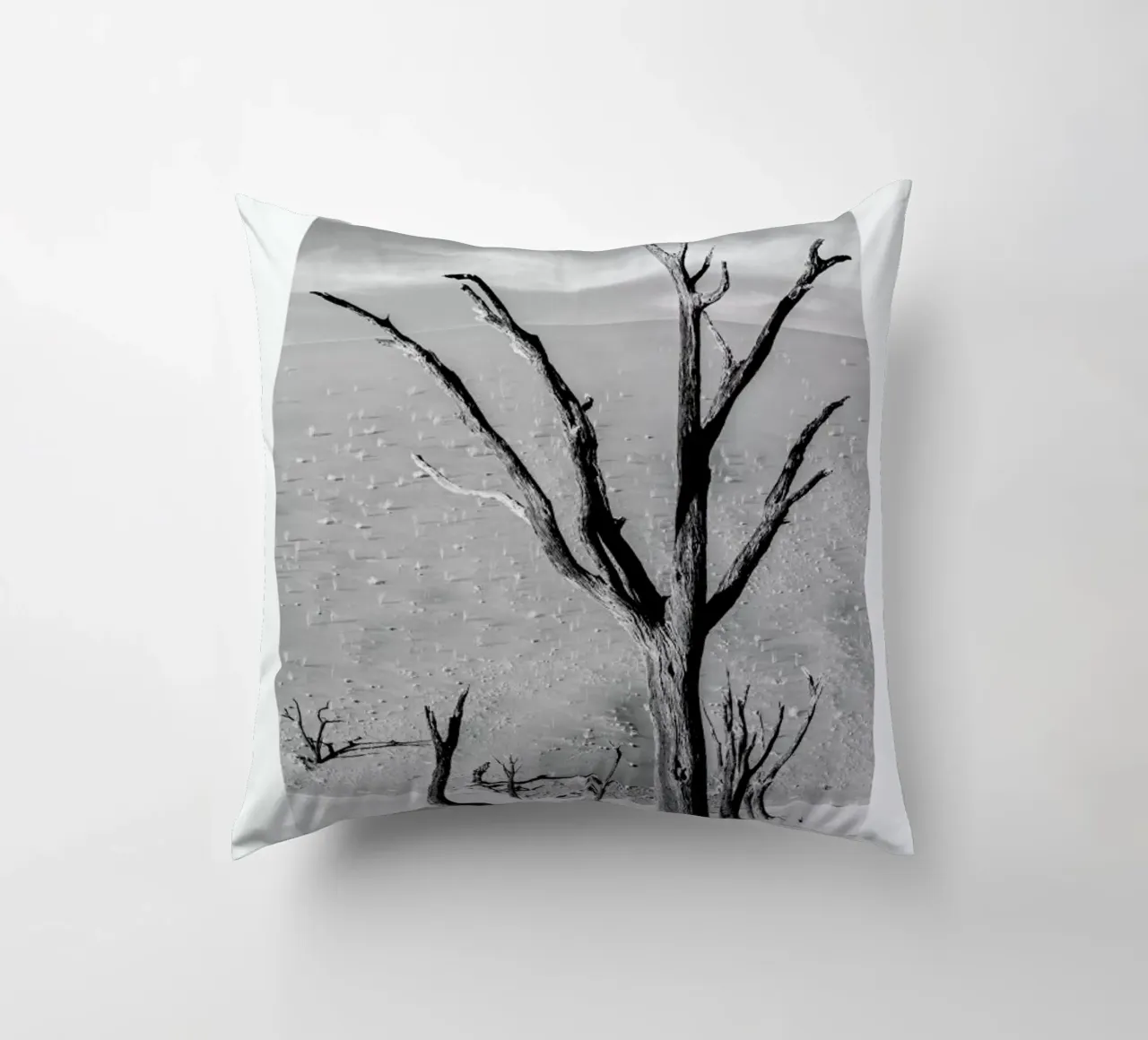 Deadvlei Trees cuscino da METROPOLIS