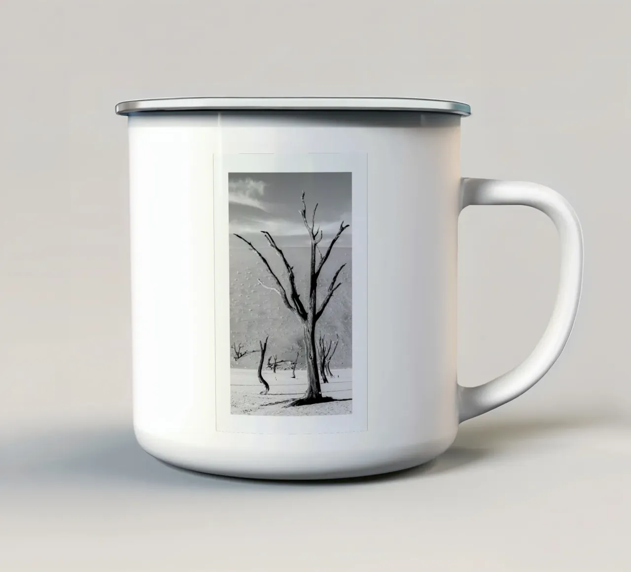 Deadvlei Trees tazza in smalto da METROPOLIS