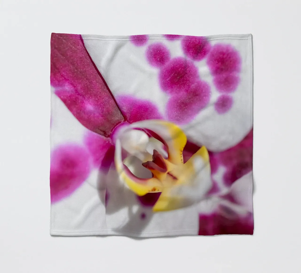 Orchidea #3 coperta in pile da rafael campezato