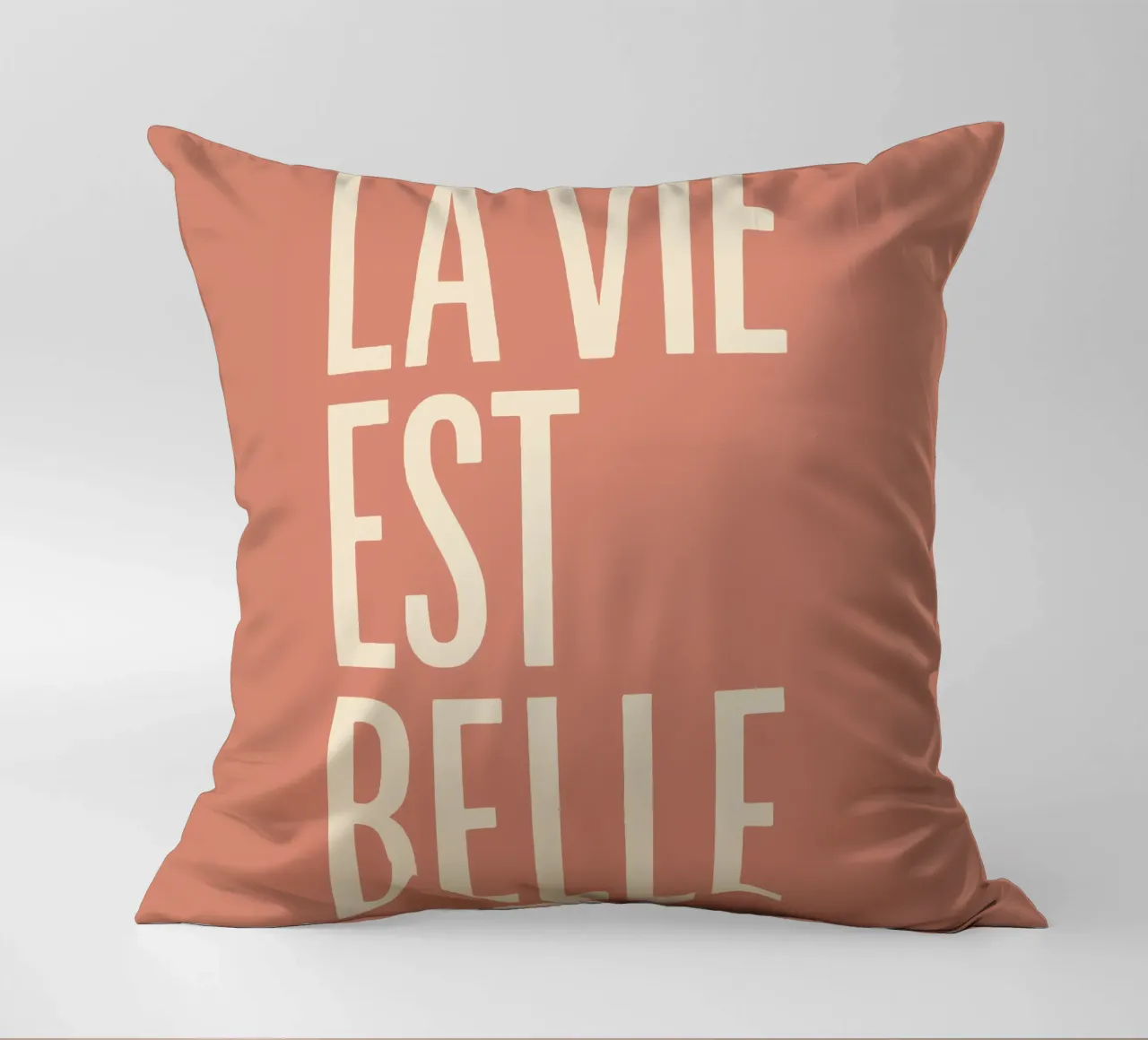 Parisian Calm – Belle Vie Print cuscino da QuooodZ by MooodzArt