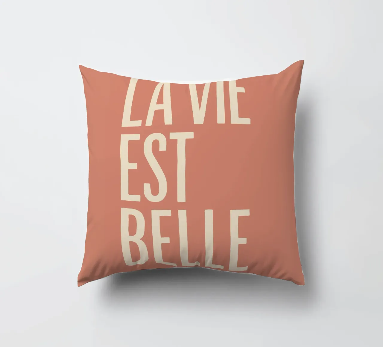 Parisian Calm – Belle Vie Print cuscino da QuooodZ by MooodzArt