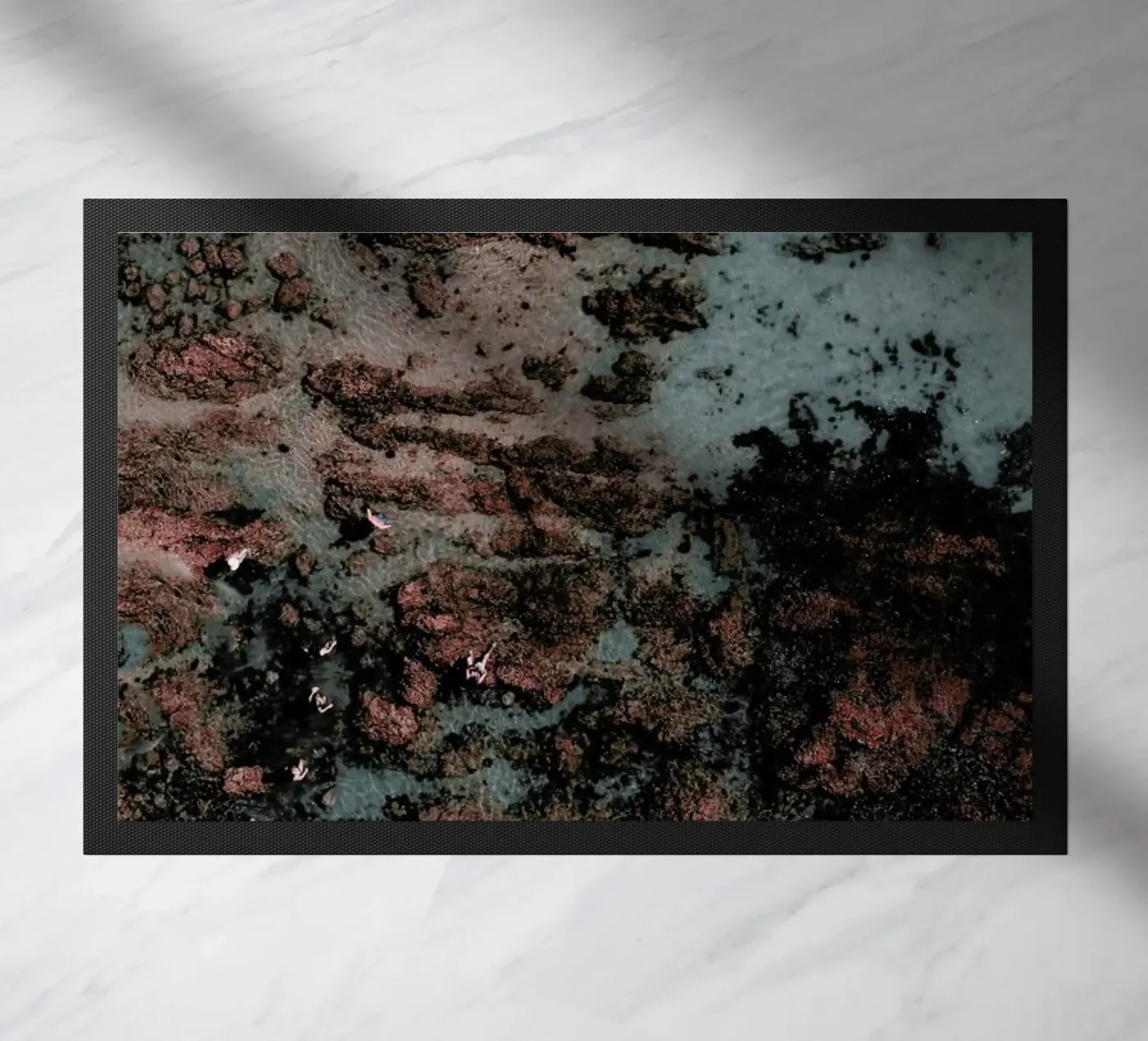 Walking on Mars Fußmatte von Ingrid Beddoes