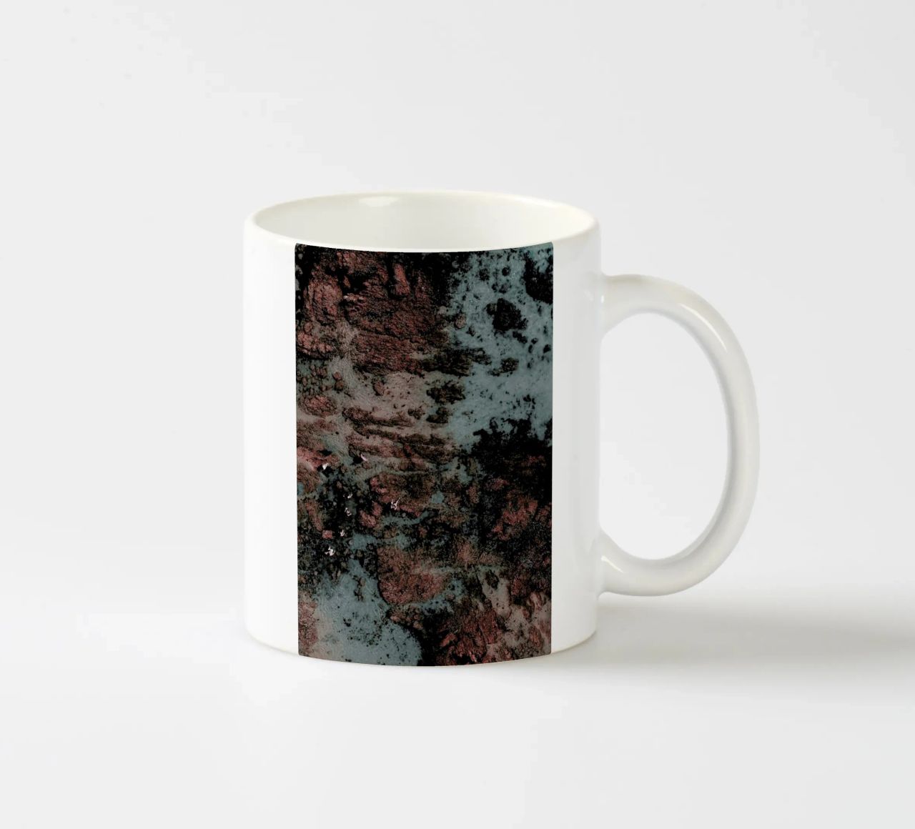 Walking on Mars tazza in ceramica da Ingrid Beddoes