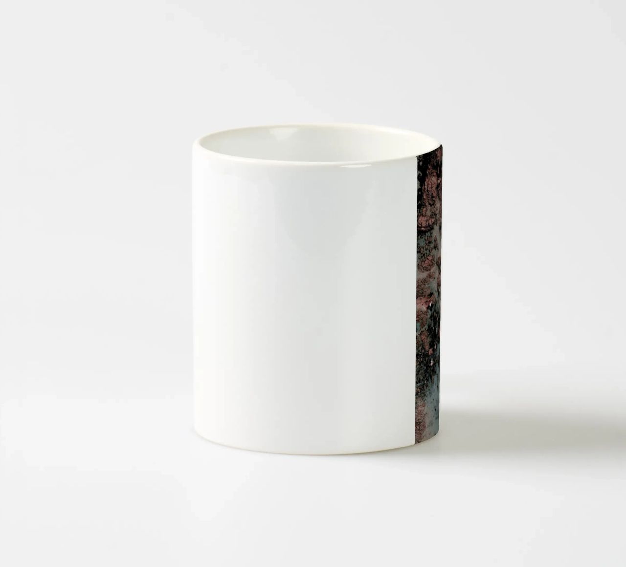 Walking on Mars tazza in ceramica da Ingrid Beddoes