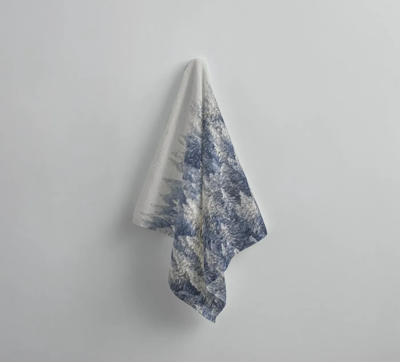 Winter Forest badhanddoek van Nur Mut