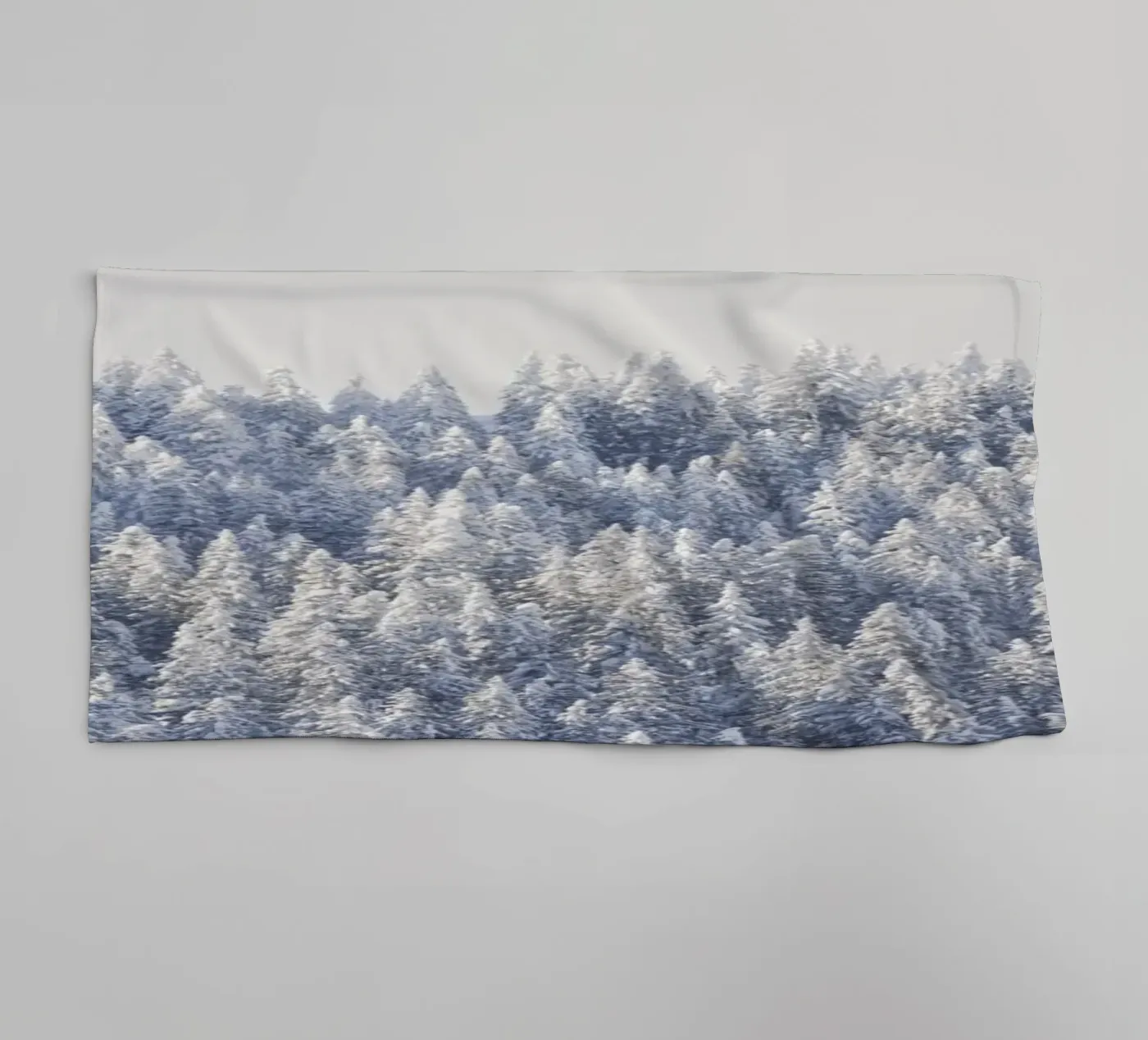 Winter Forest badhanddoek van Nur Mut