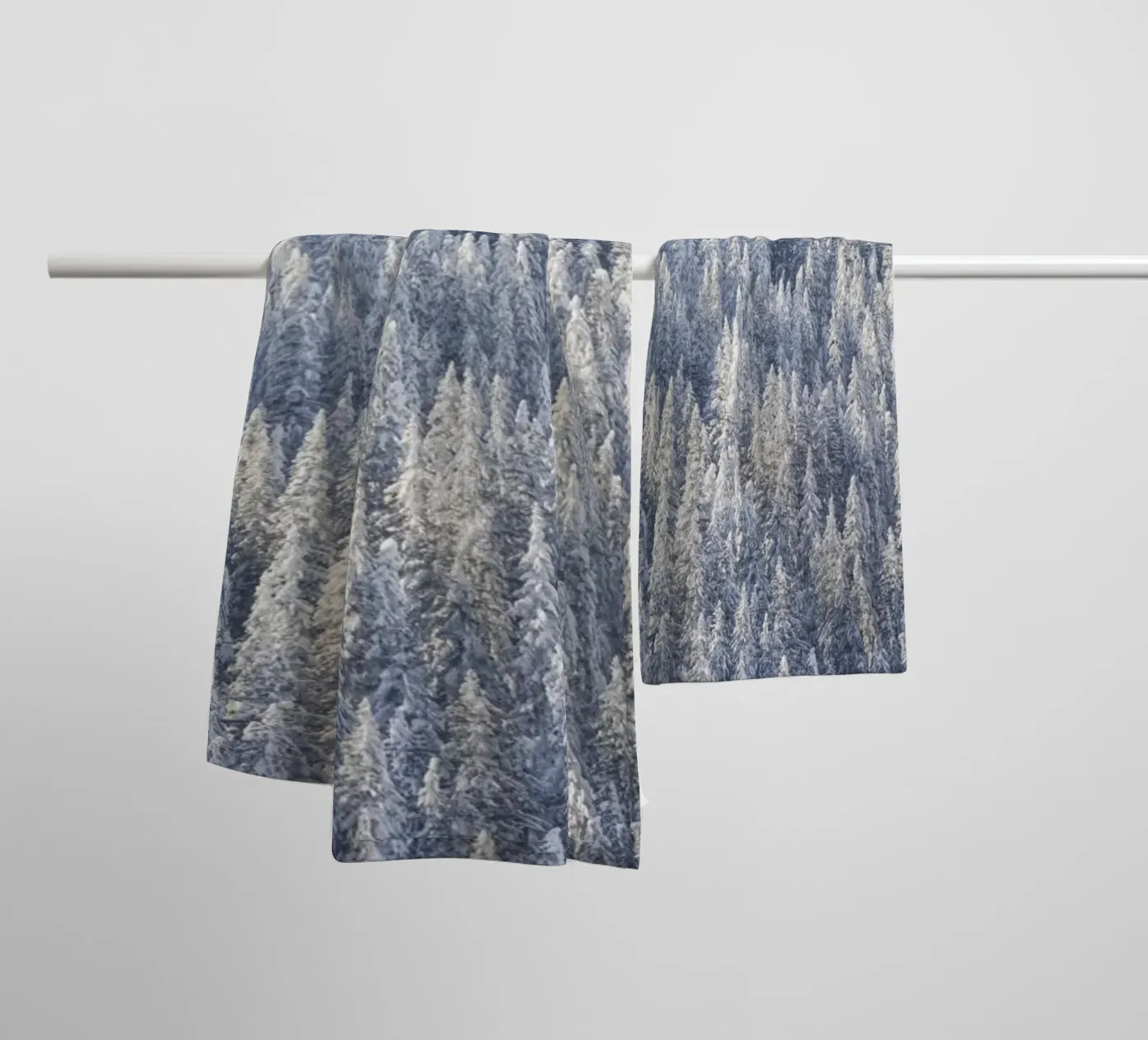 Winter Forest badhanddoek van Nur Mut