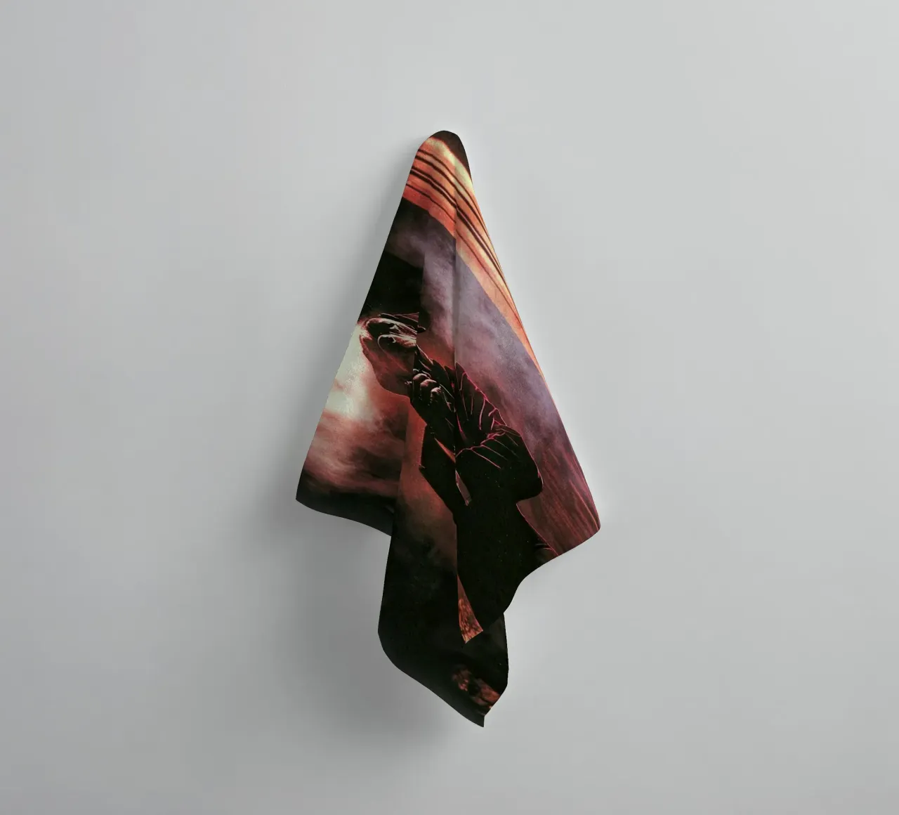 Salvatore towel by Affiches Chien Originales – Dogland