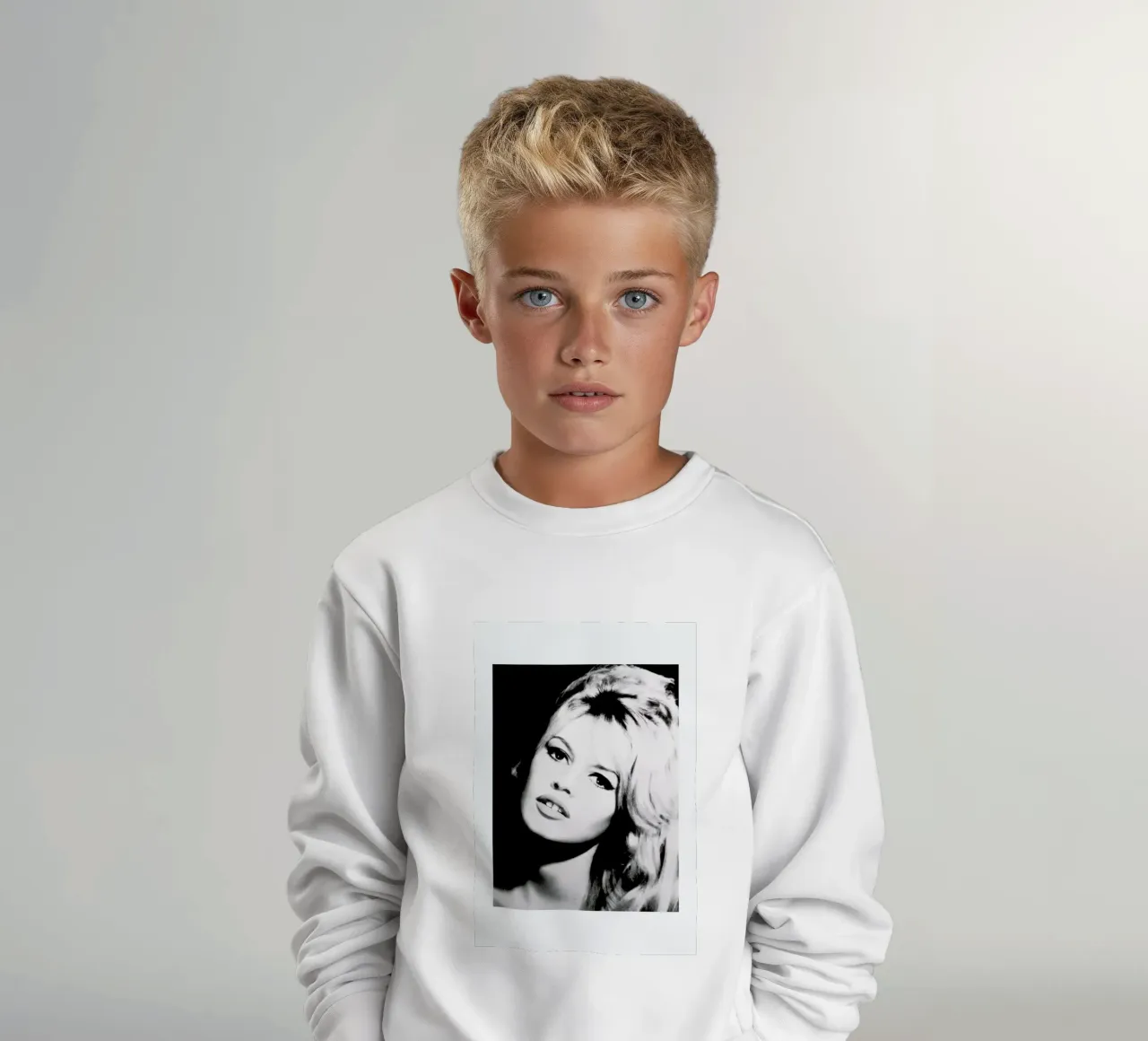 Brigitte Bardot felpa bambino da Gallery Print and Art Limited