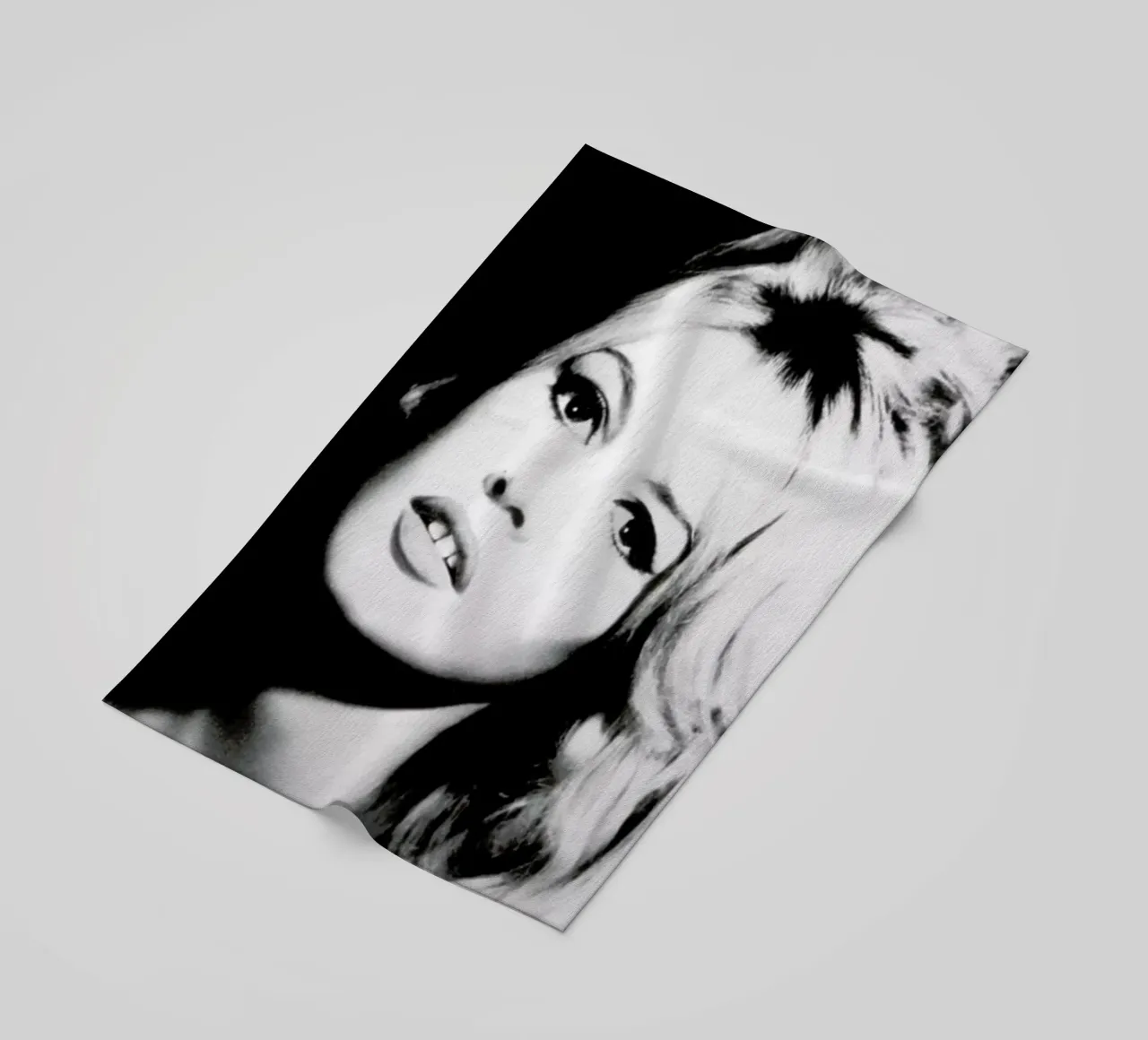 Brigitte Bardot telo mare da Gallery Print and Art Limited