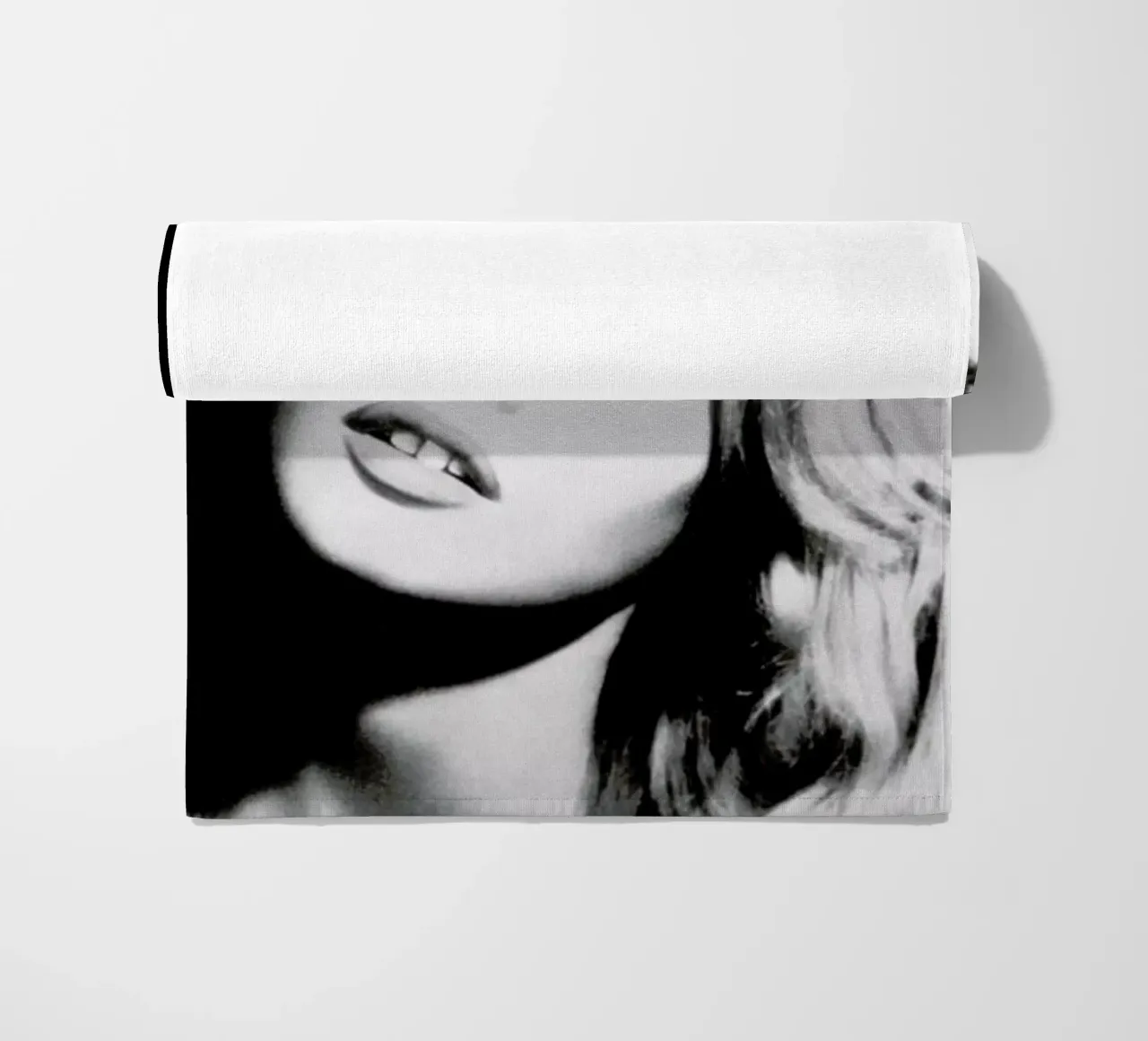 Brigitte Bardot telo mare da Gallery Print and Art Limited