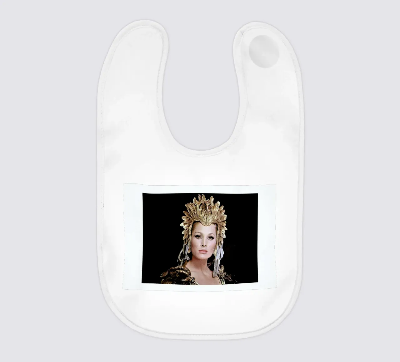 Ursula Andress Aysesha bavaglino da Gallery Print and Art Limited