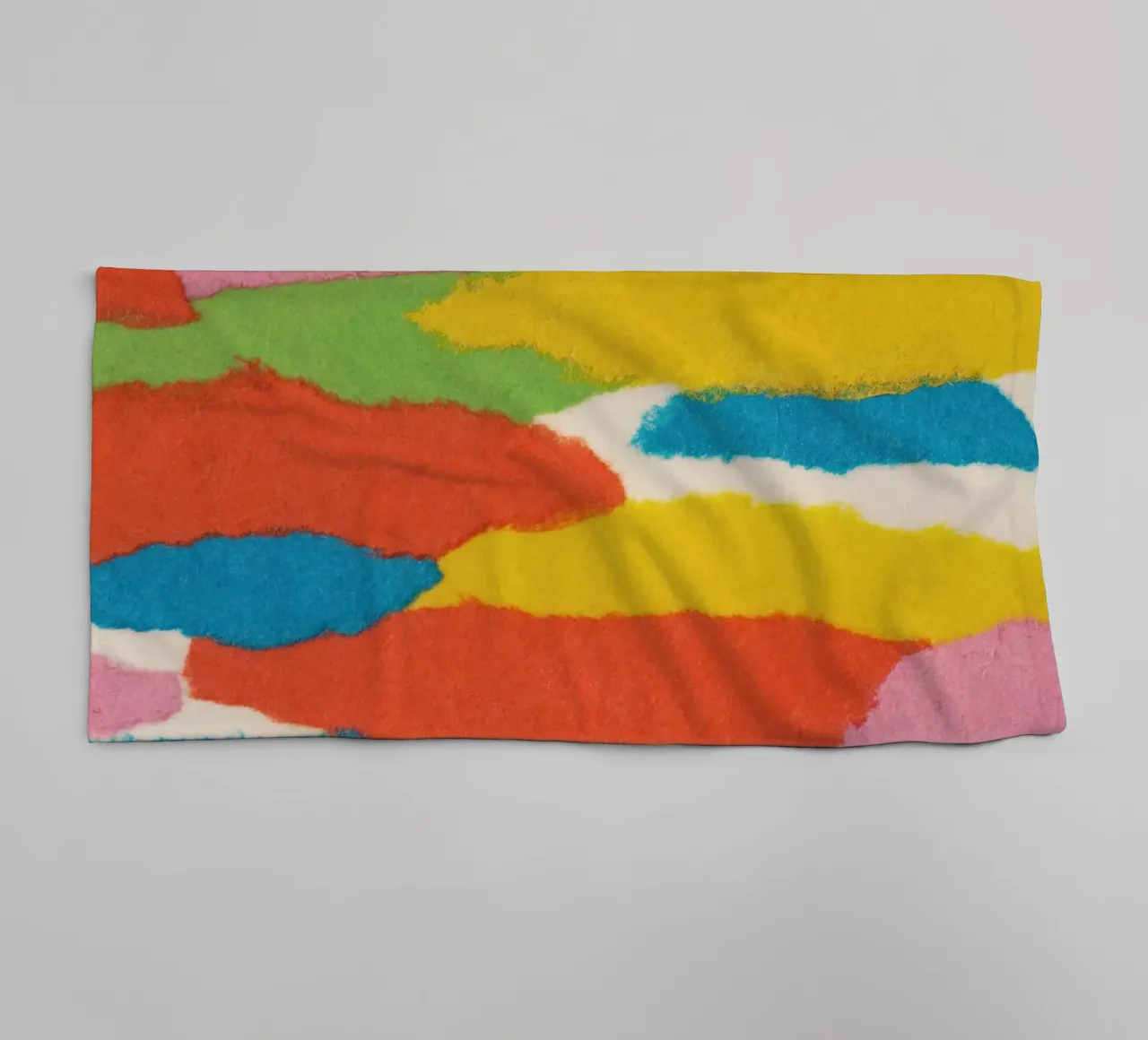 Collage di carta colorata #2 asciugamano da bagno da Alisa Galitsyna