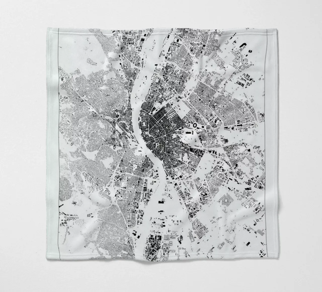 Budapest coperta in pile da The Cartography Collection