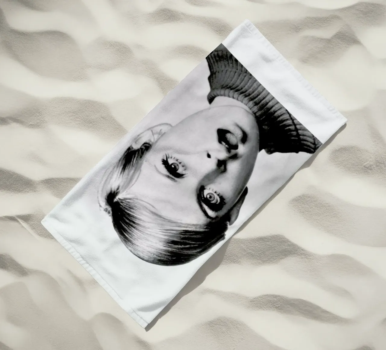 Twiggy, 1966 telo mare da Gallery Print and Art Limited