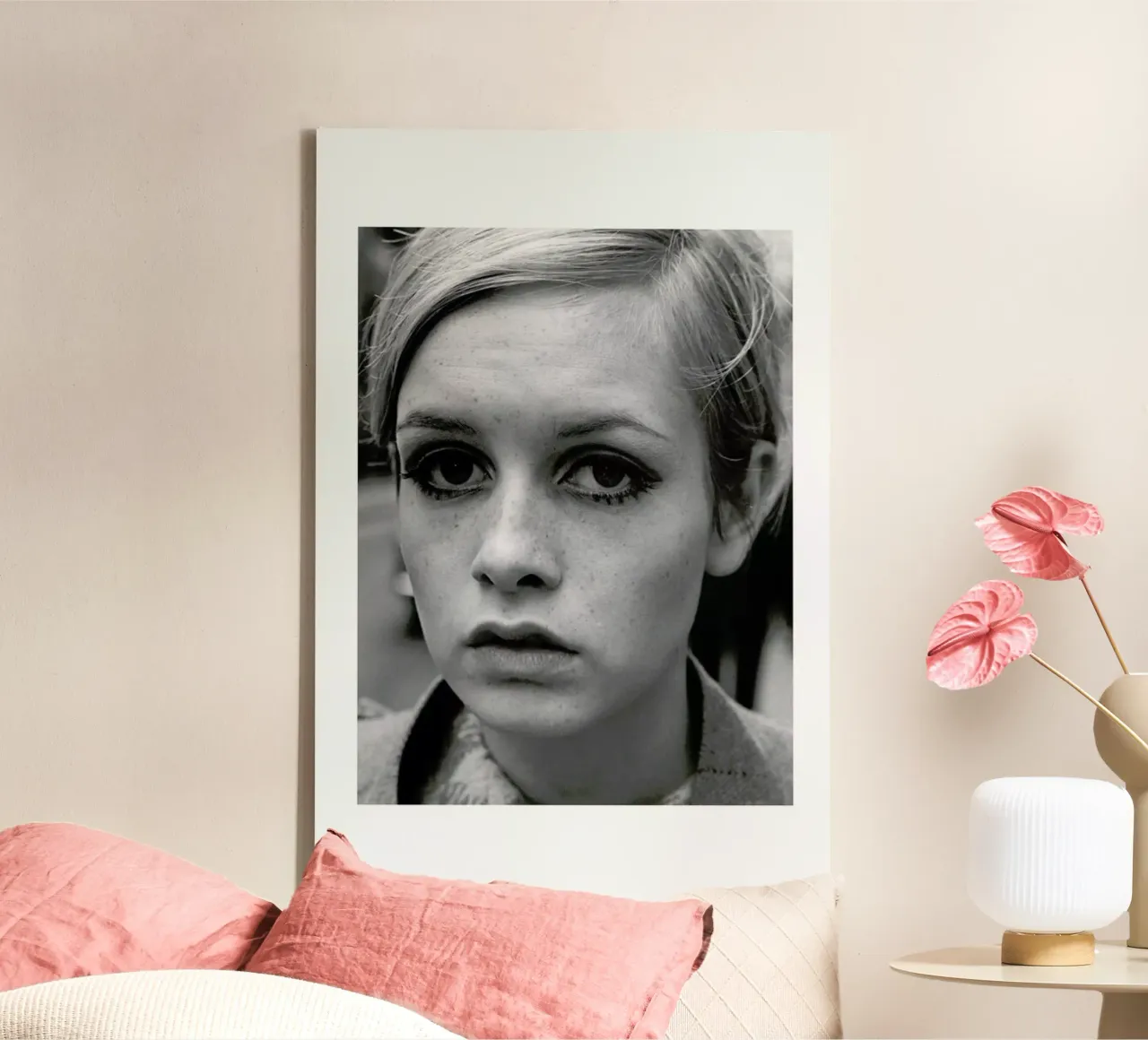 Twiggy, 1966 tela con Cornice a cassetta da Gallery Print and Art Limited