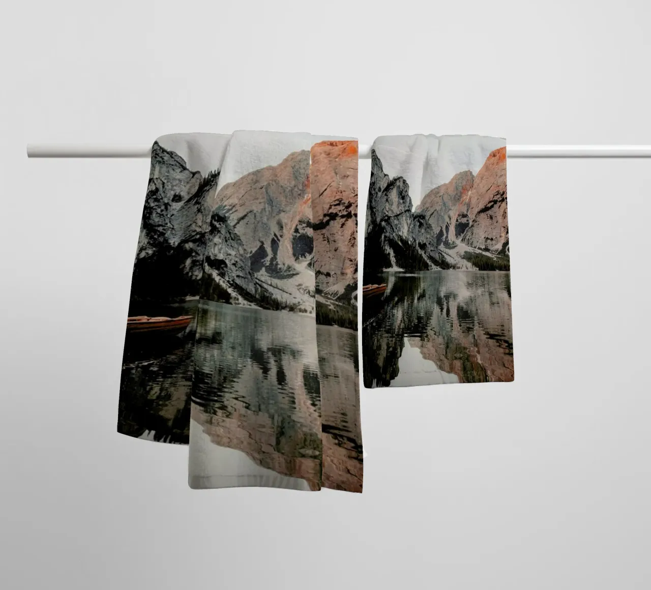 Reflections Handtuch von EyeEm Mobile GmbH