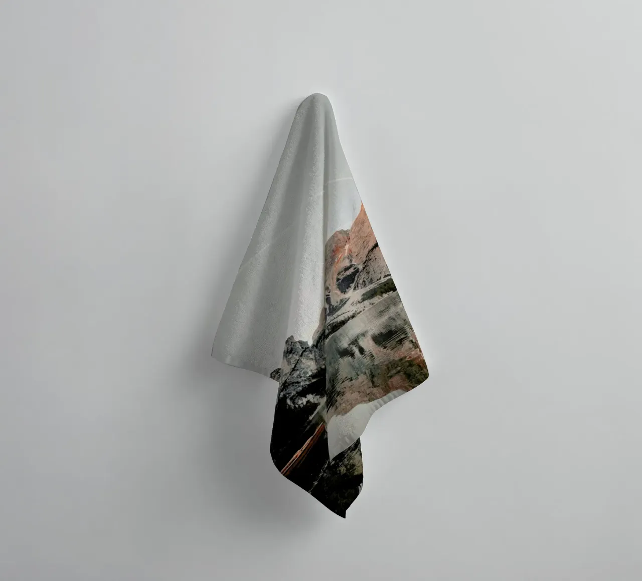 Reflections Handtuch von EyeEm Mobile GmbH