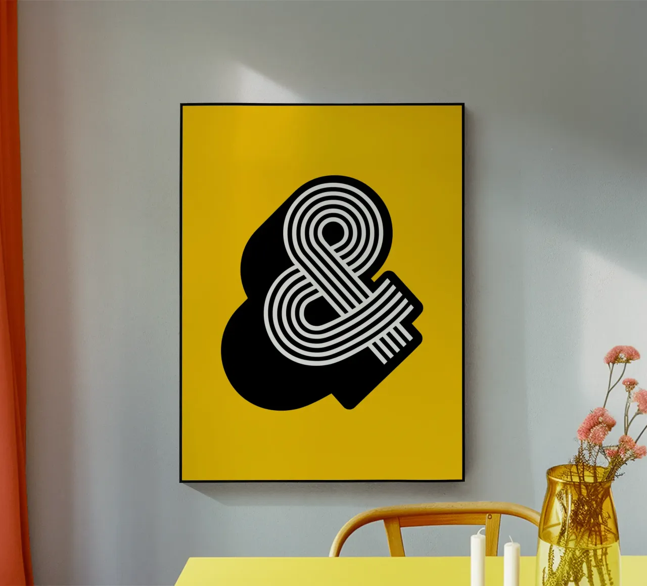 Ampoules en jaune et noir plexiglas de THE MOTIVATED TYPE
