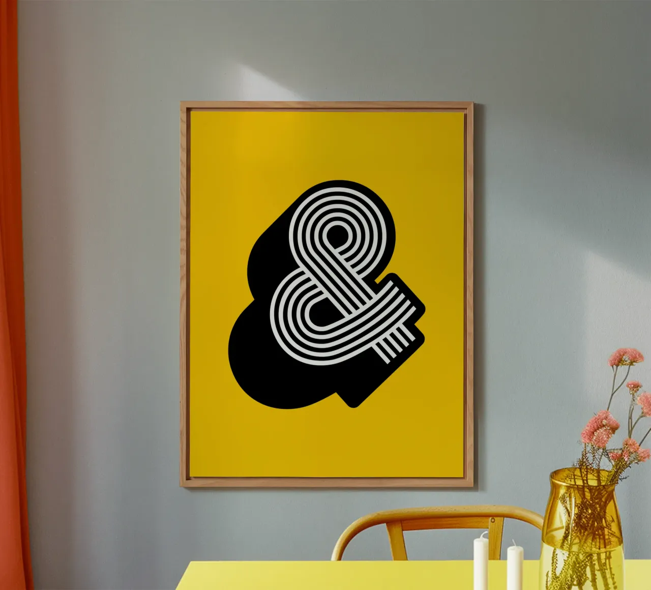 Ampoules en jaune et noir alu dibond de THE MOTIVATED TYPE