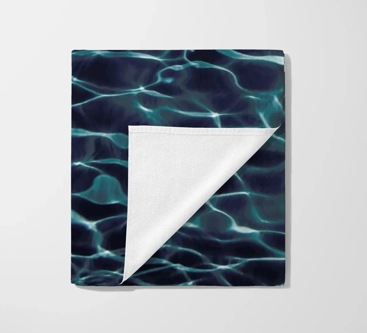 Water Meets Sunshine strandhanddoek van Studio Nahili