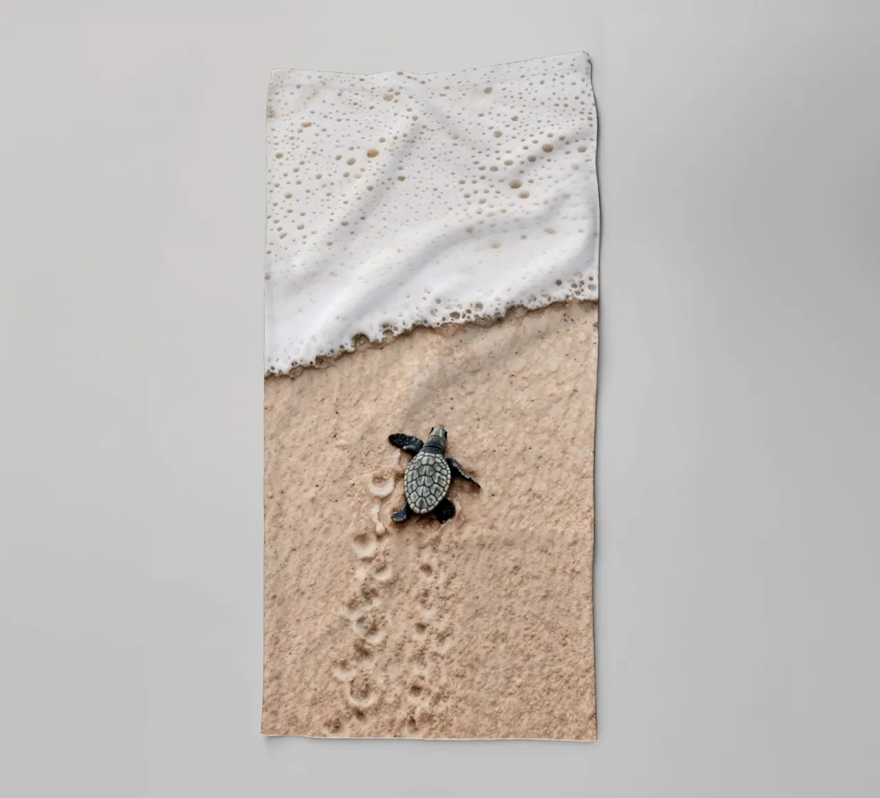Tiny Steps, Big Ocean towel by BLICKPUNKT