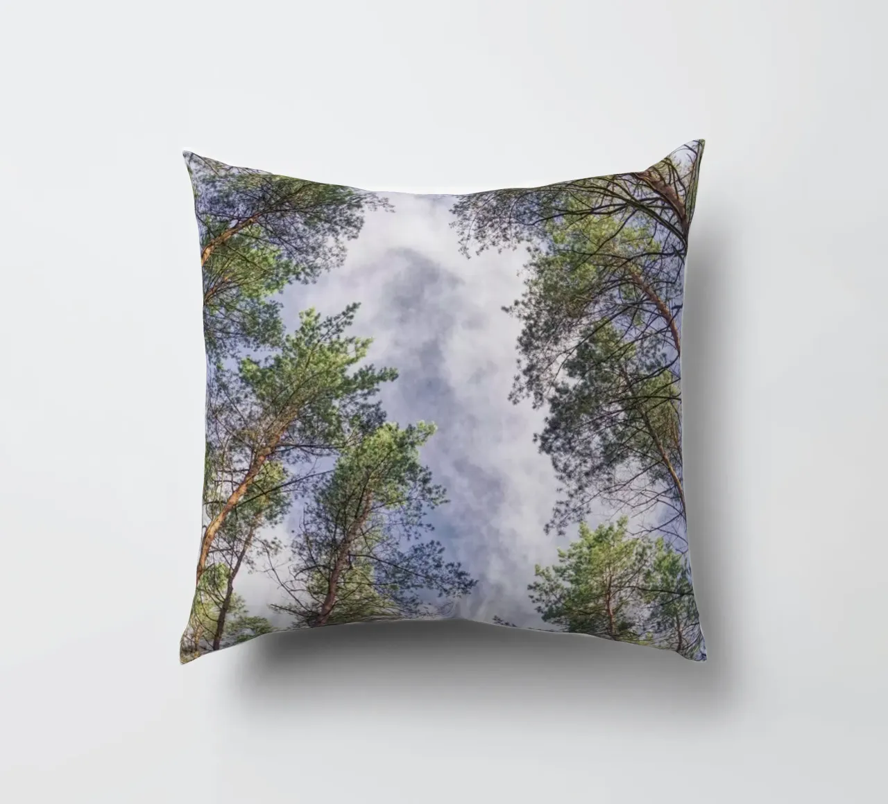 A Walk In The Forest cuscino da Nur Mut