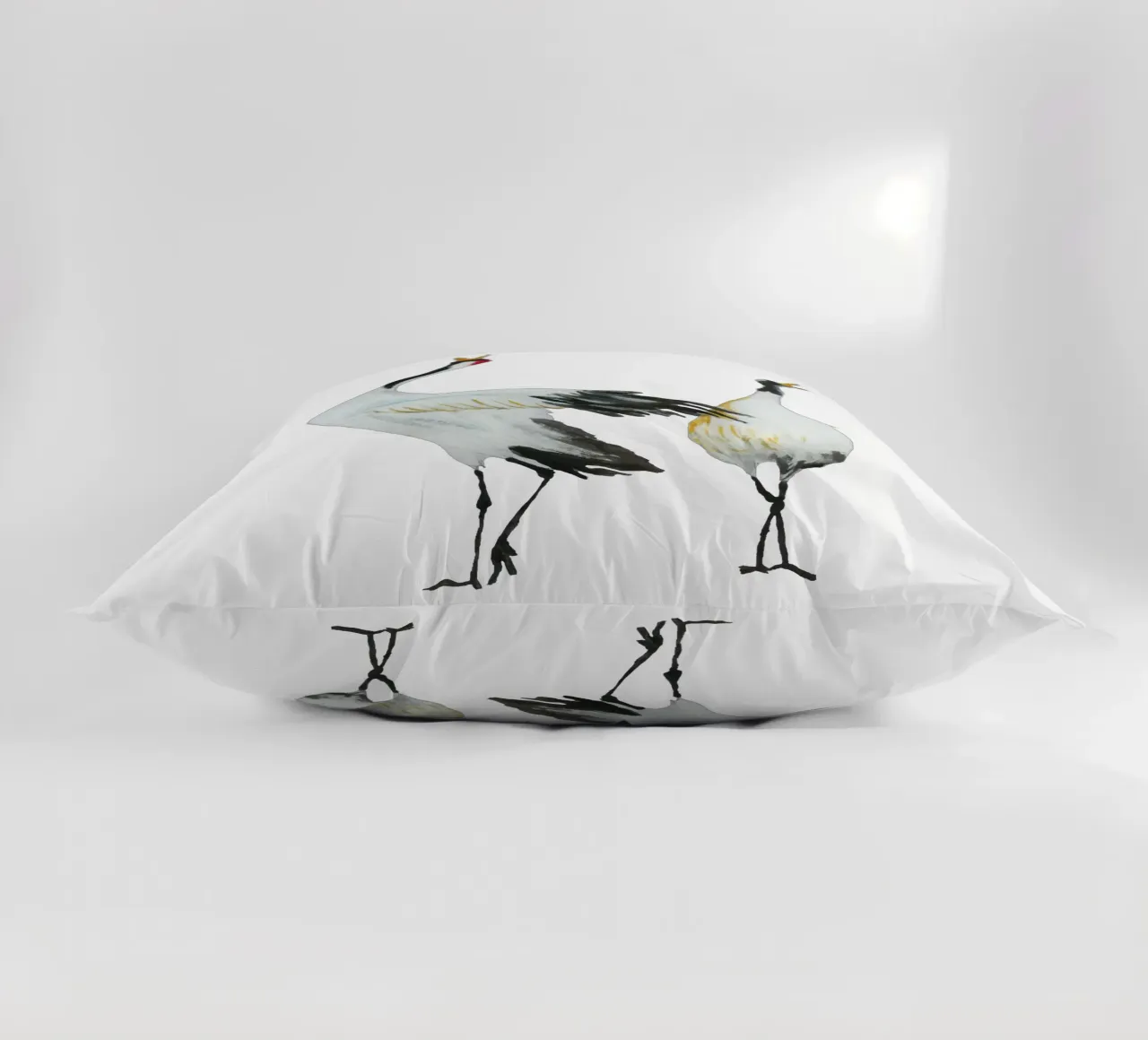 Japanese cranes cuscino da Femke Zwaan